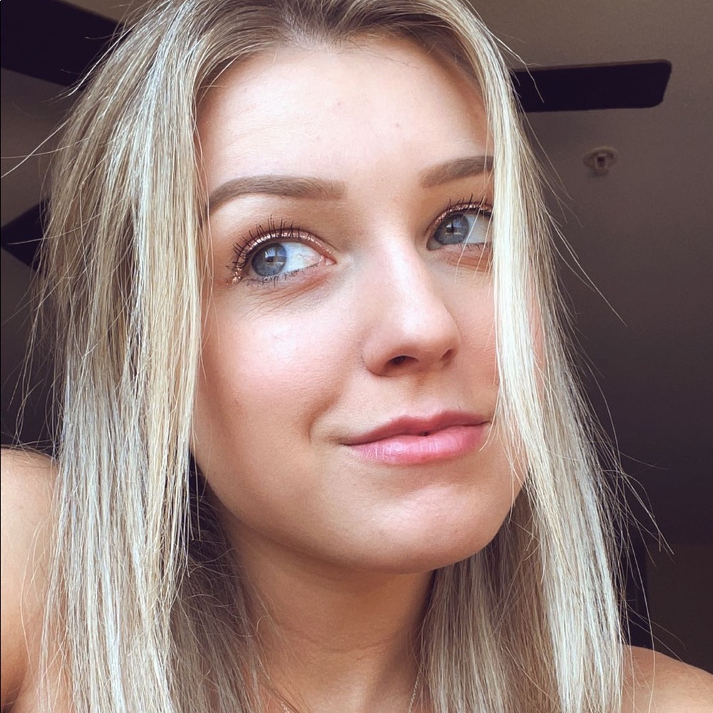Meet your Posher, Maddie